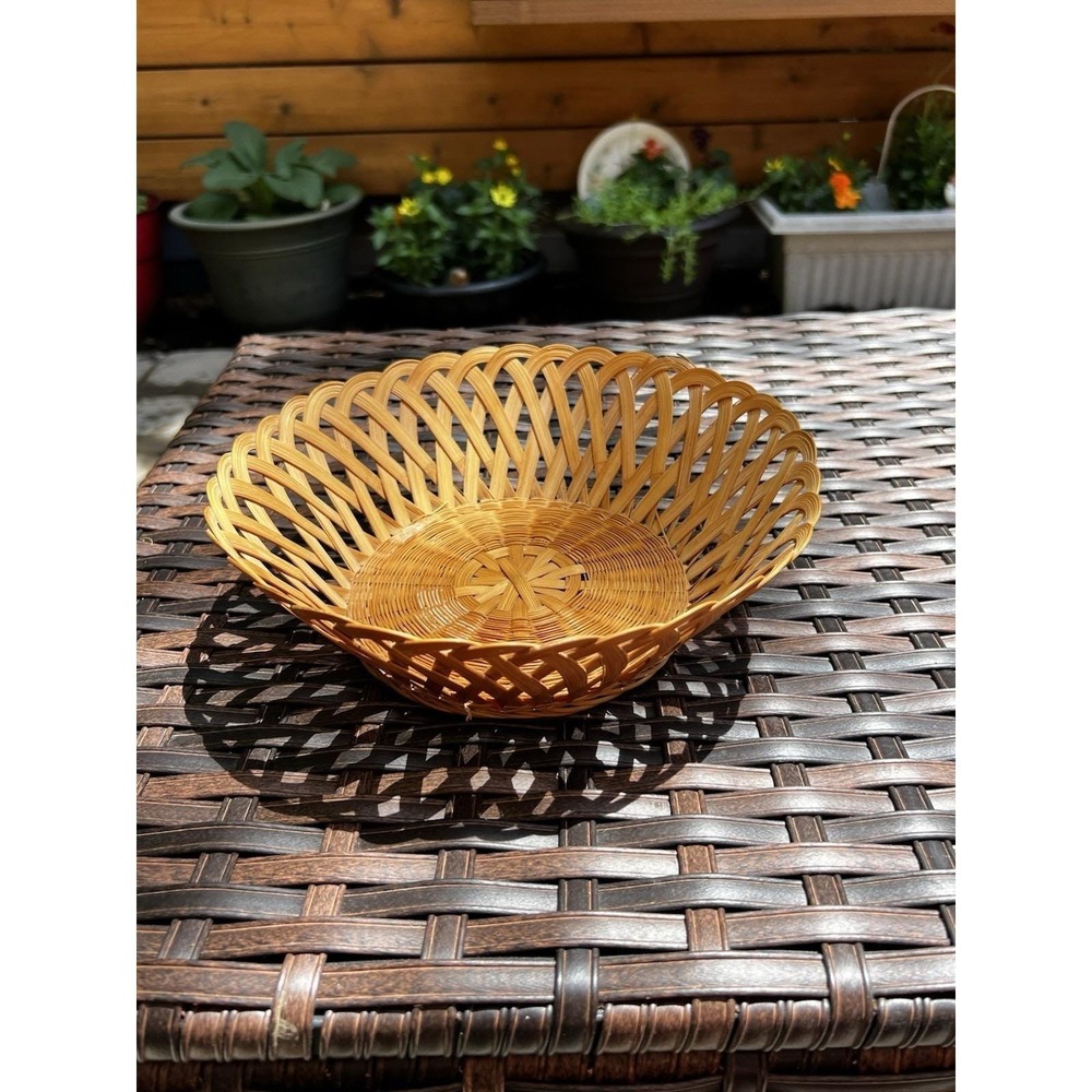 Vintage Boho Woven Wicker Bread Basket Round Open Weave Rattan 9"‎